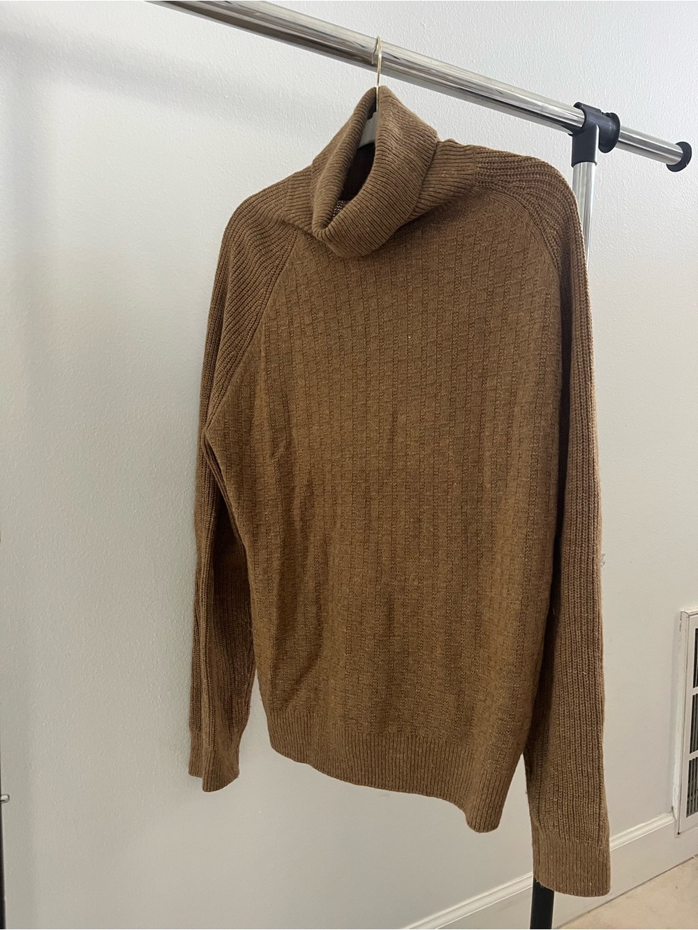 H&M Men's Brown Turtleneck Sweater - Ribbed Knit